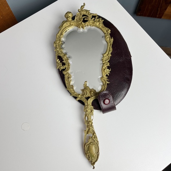 Antique Brass Vanity Mirror with Cover - Picture 14 of 16